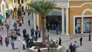 assunzioni Outlet Castel Romano