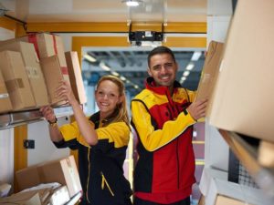 DHL-lavoro-magazzinieri